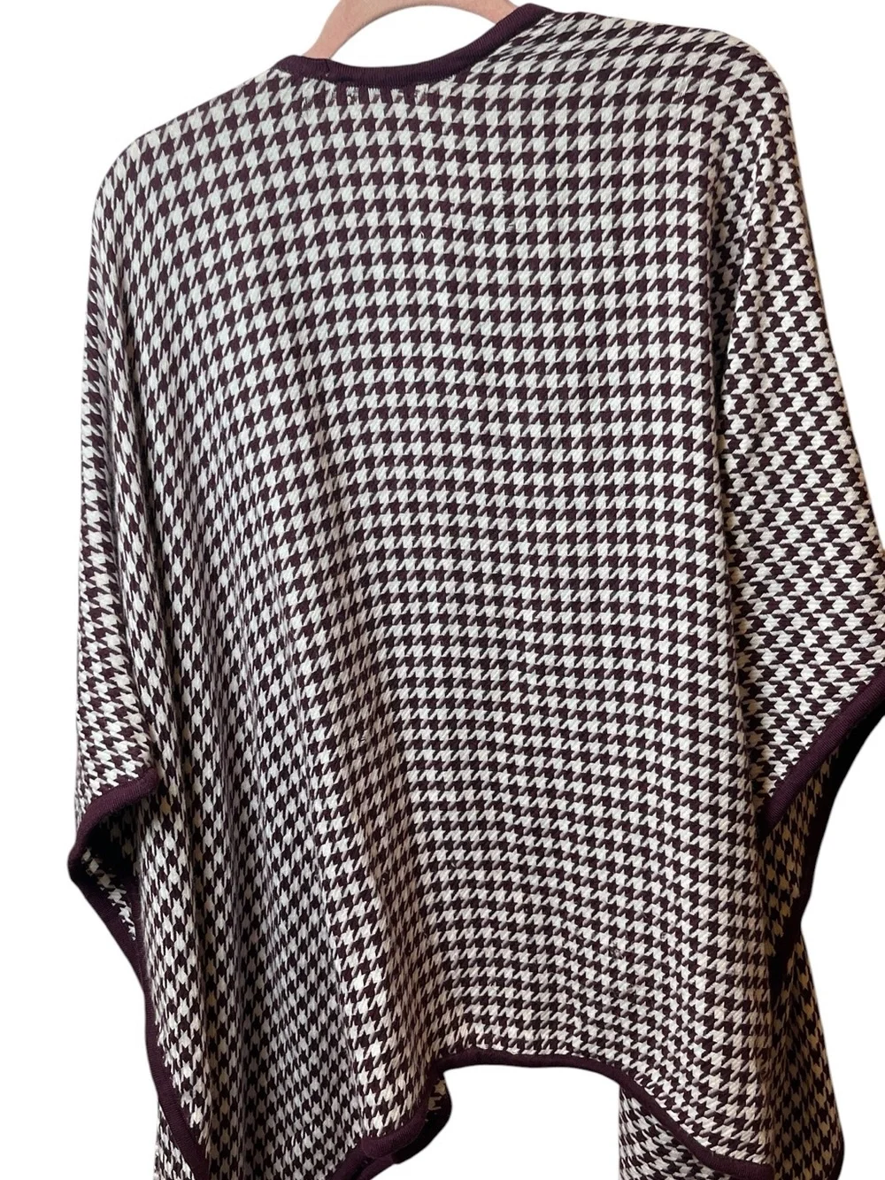 Ann Taylor Plum & Cream Houndstooth Open-Front Wrap